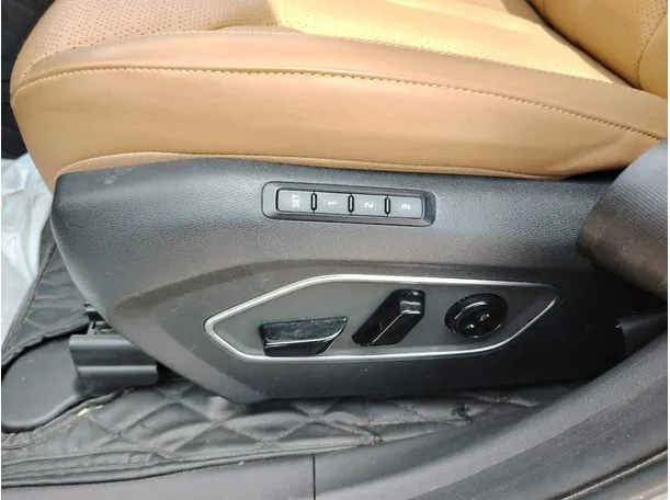 Car image 42