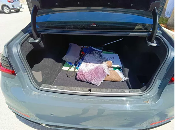 Car image 33