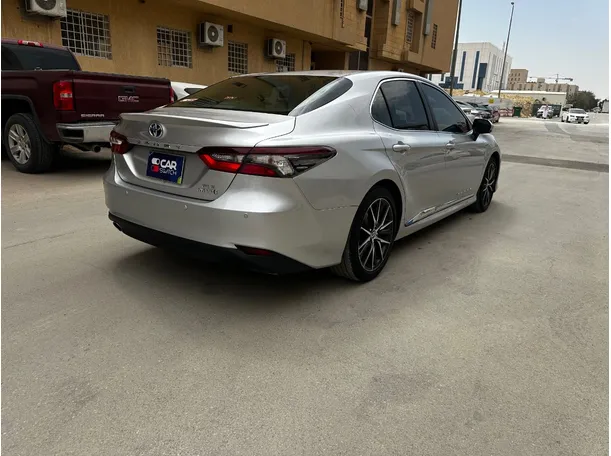 Car image 5