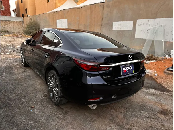 Car image 7