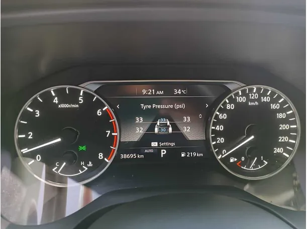 Car image 19