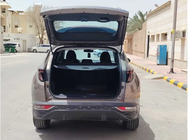 Car image 24