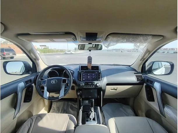 Car image 16