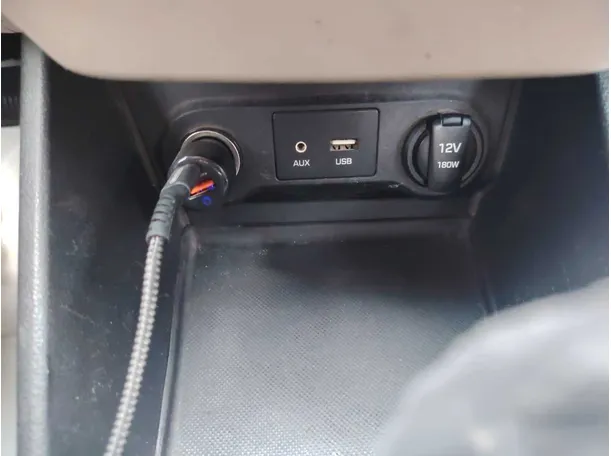 Car image 18