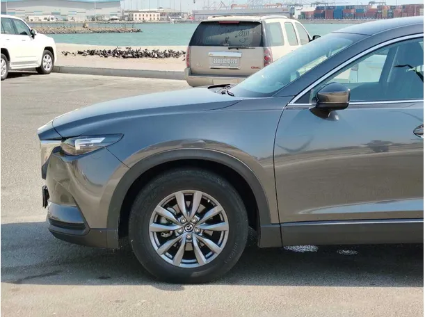 Car image 10