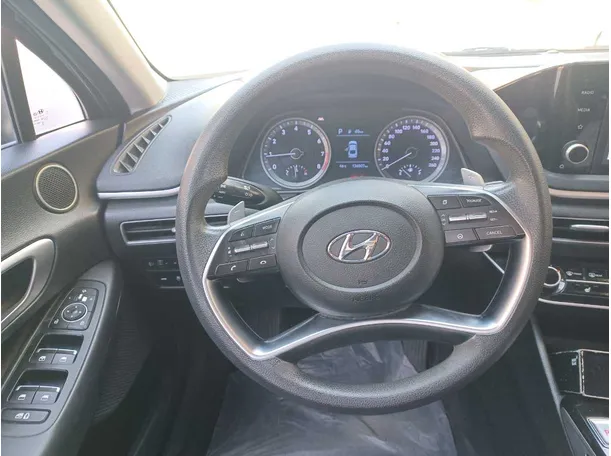 Car image 15