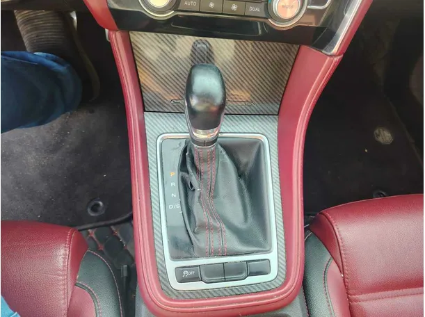 Car image 26