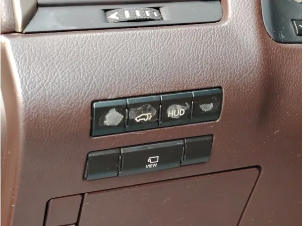 Car image 32