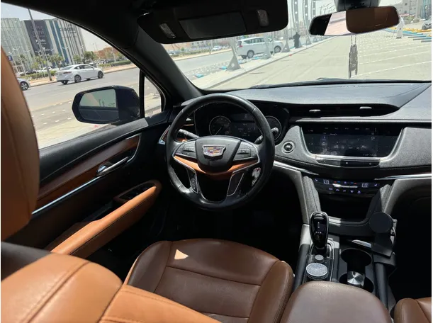 Car image 19