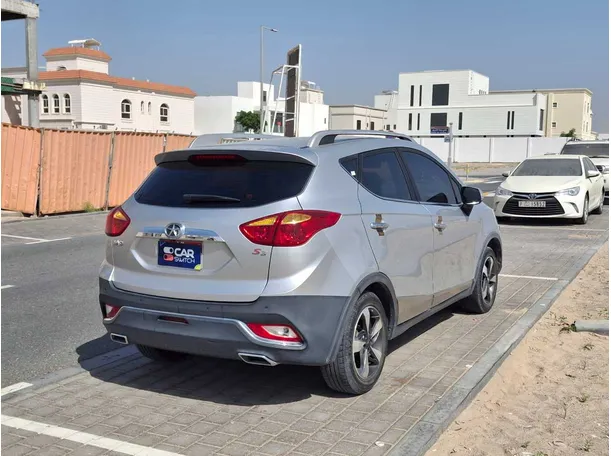 Car image 7