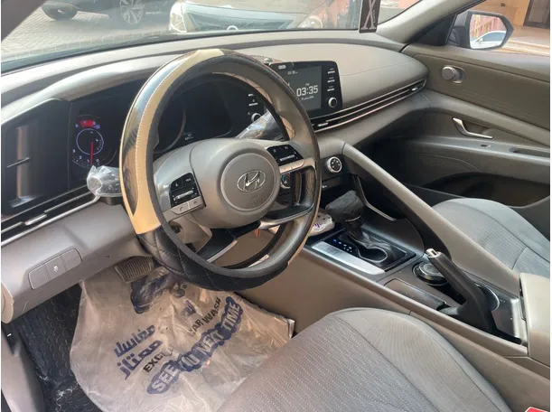 Car image 13