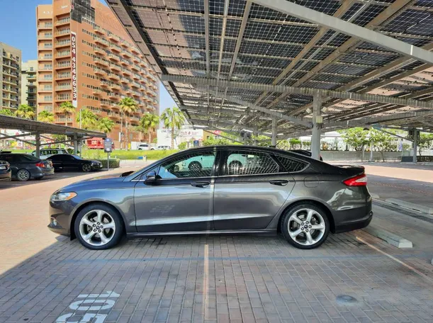 Car image 8