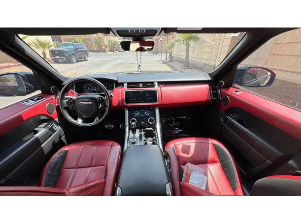 Car image 15