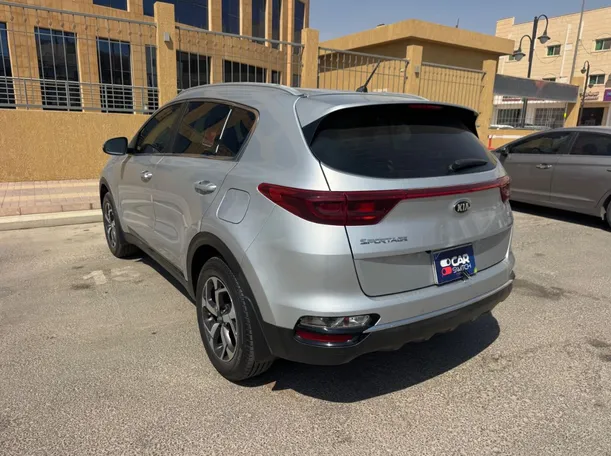 Car image 7