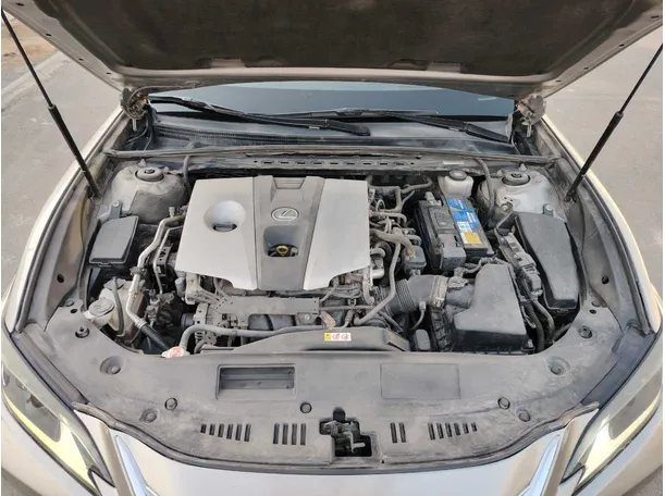 Car image 35