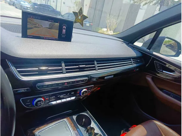 Car image 25