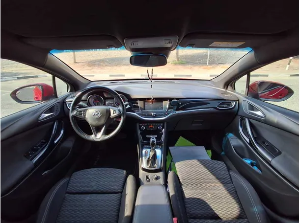 Car image 14