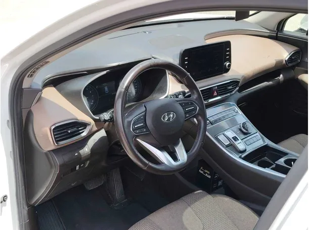 Car image 13