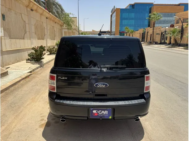 Car image 6