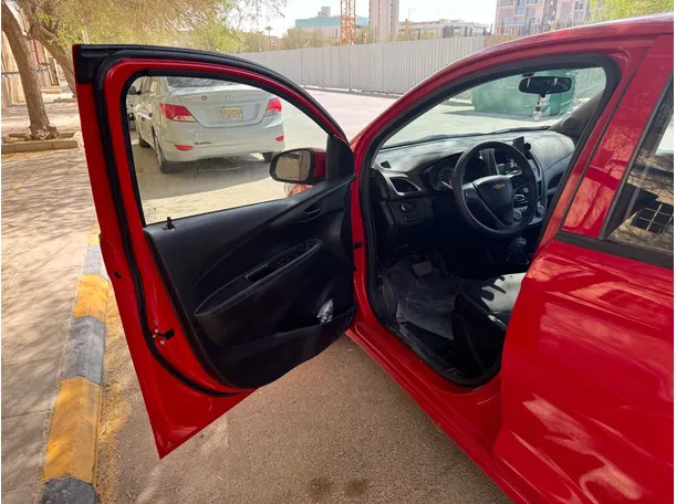 Car image 10