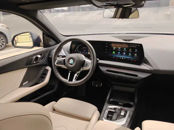 Car image 26
