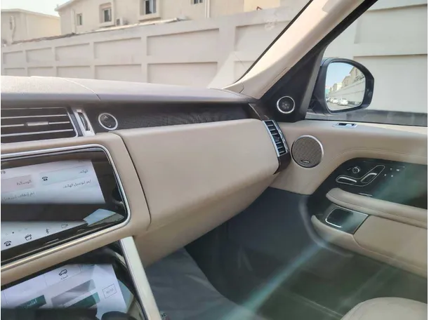 Car image 34