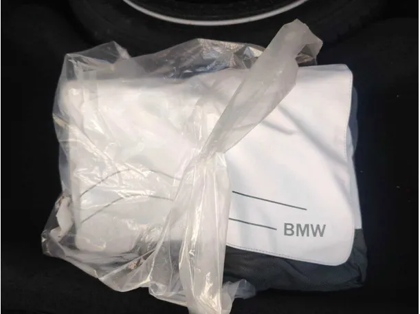 Car image 37