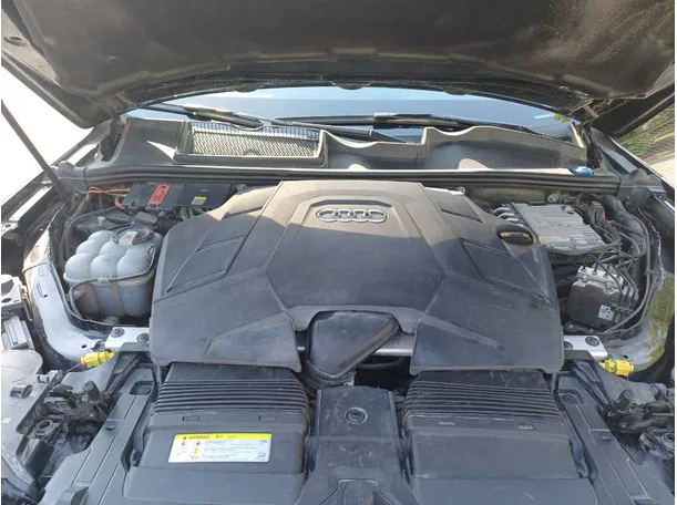 Car image 25