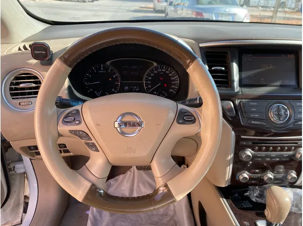 Car image 19
