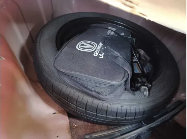 Car image 23
