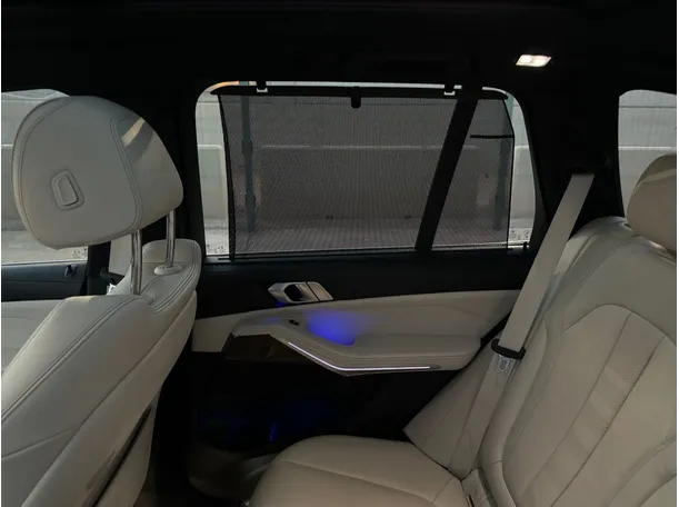 Car image 25