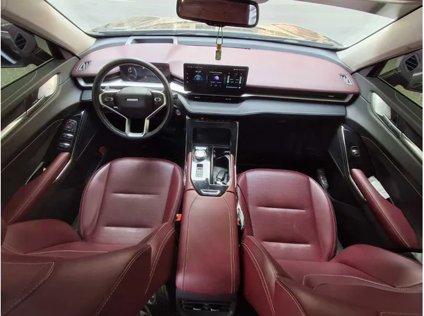Car image 14
