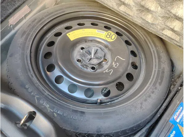 Car image 29