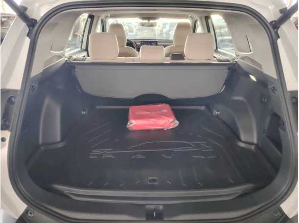 Car image 33