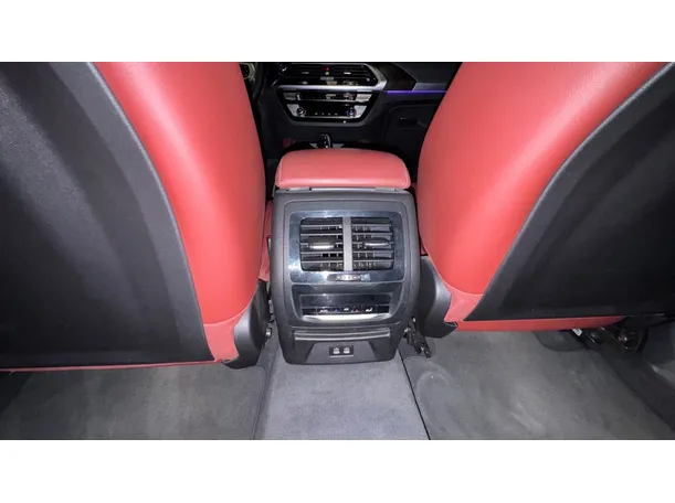 Car image 27
