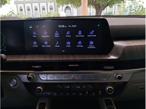 Car image 18