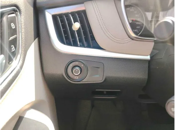 Car image 37