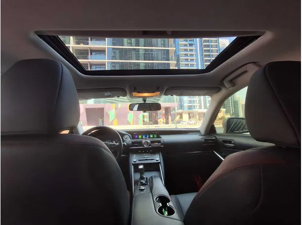 Car image 16
