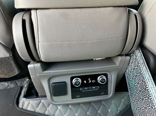 Car image 23
