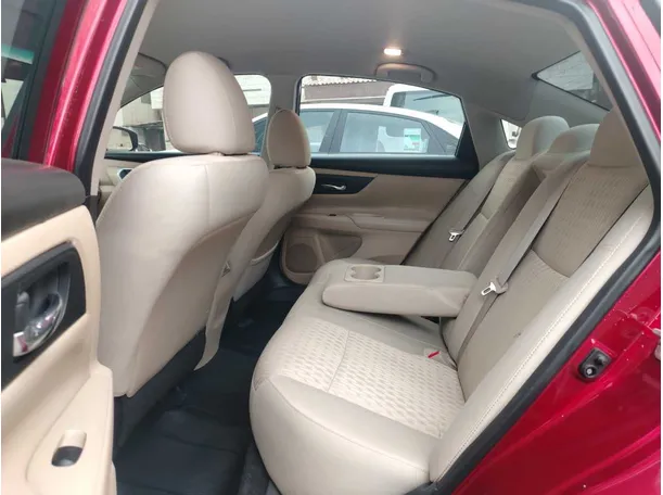 Car image 16