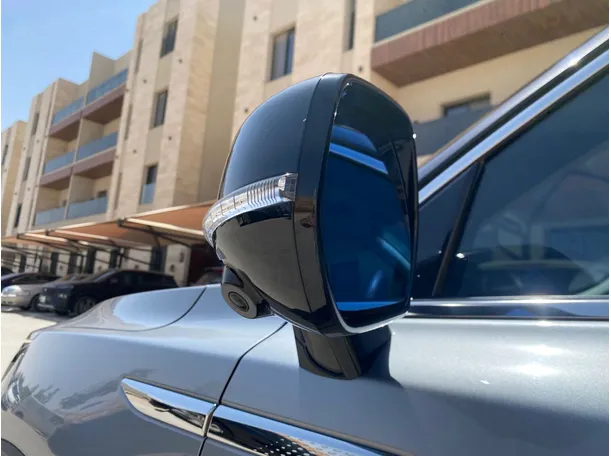 Car image 23