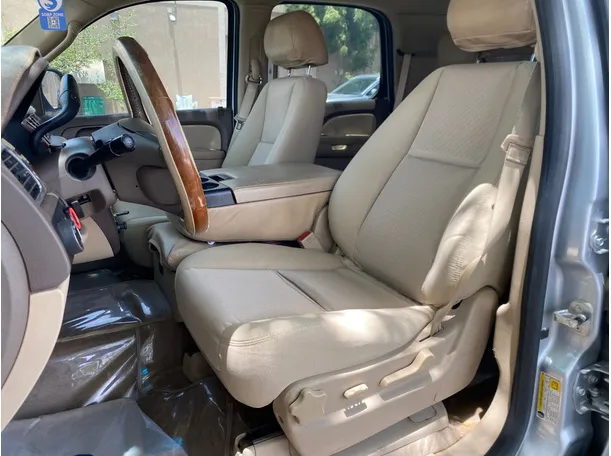 Car image 10