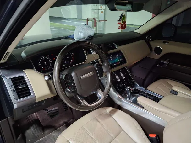 Car image 10