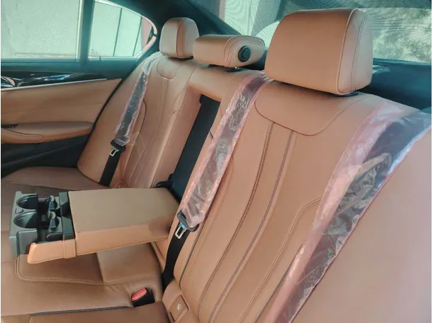 Car image 18