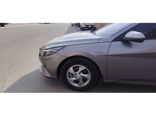 Car image 9