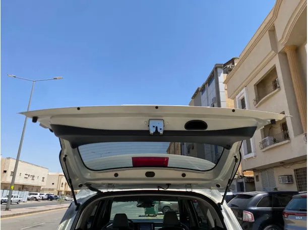 Car image 21