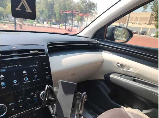 Car image 24