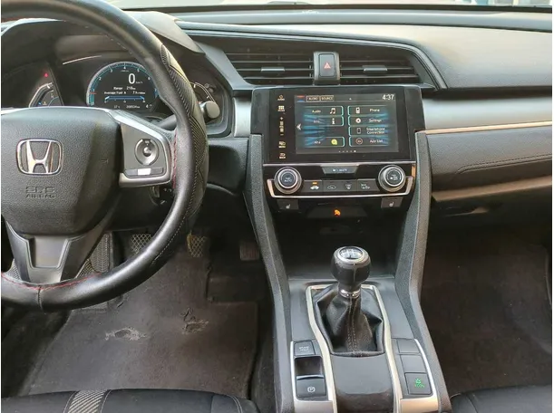 Car image 16