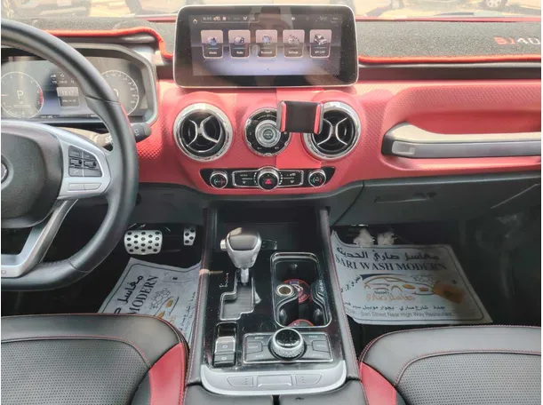 Car image 18