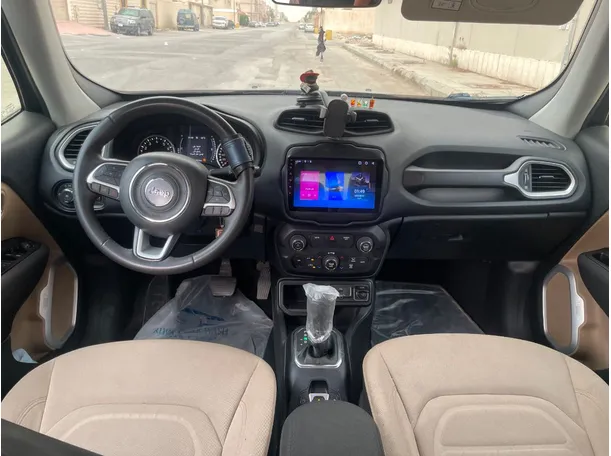 Car image 17